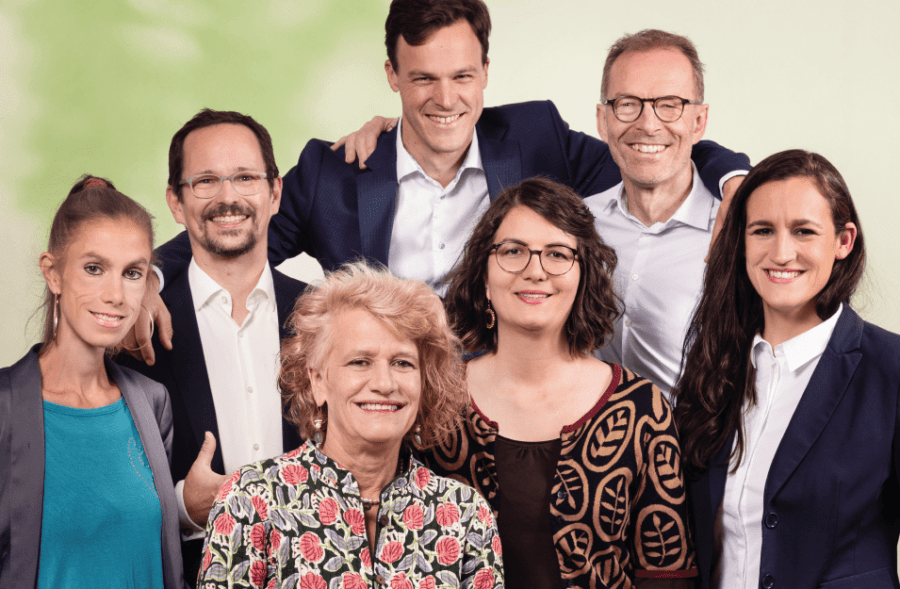 Wahlfoto Liste 3 Grüne 2023: Meret Schneider, Balthasar Glättli, Katharina Prelicz-Huber, Bastien Girod, Anna-Béatrice Schmalz, Daniel Leupi, Marionna Schlatter